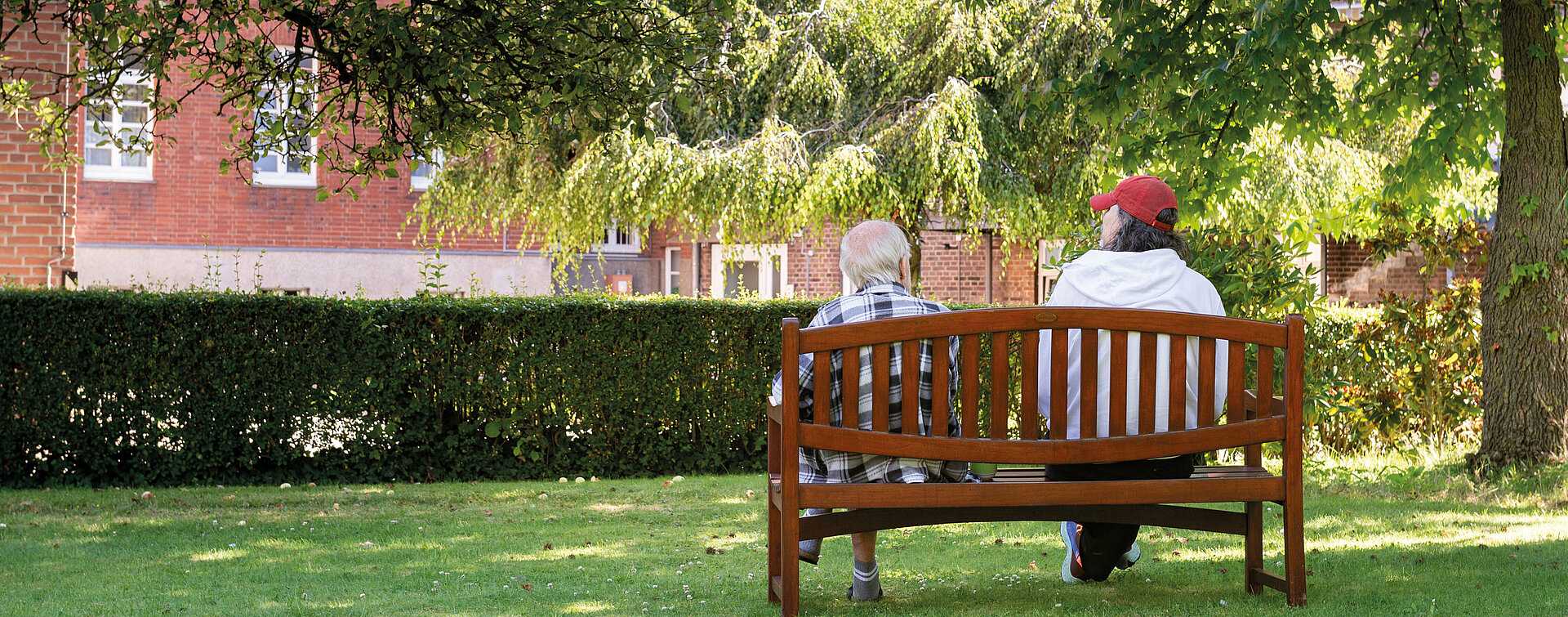 DER MENSCH<br>IM MITTELPUNKT