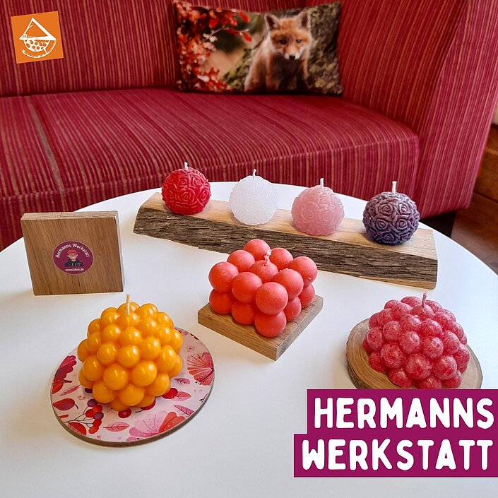 Neuigkeiten aus Hermanns Werkstatt!
Aus gespendeten Kerzenresten fertigen die Bewohner*innen neue Kerzen, nachhaltig,... Neuigkeiten aus Hermanns Werkstatt!
Aus gespendeten Kerzenresten fertigen die Bewohner*innen neue Kerzen, nachhaltig,...